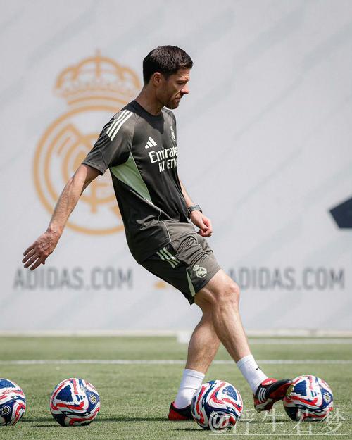 阿隆索帅位堪忧，两大潜在继任者浮出水面，齐达内和渣叔谁更适合？